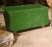 Декоративные вазоны на колёсиках. Очень легко перекатывать.